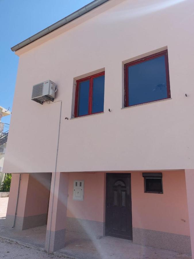 Apartmani Ana Sukošan 外观 照片