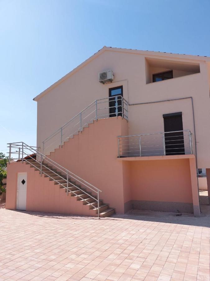 Apartmani Ana Sukošan 外观 照片