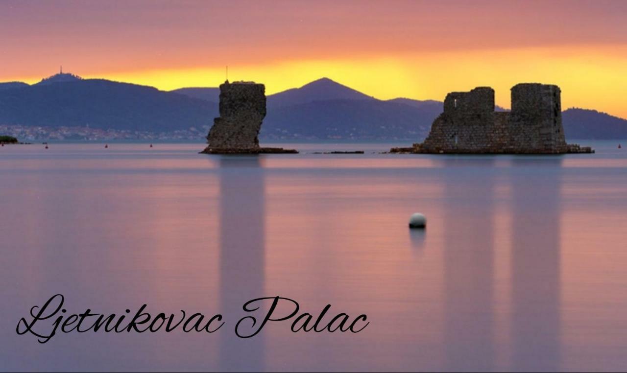 Apartmani Ana Sukošan 外观 照片